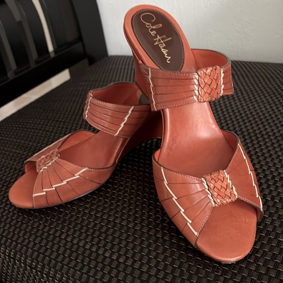 Cole Haan Shoes - EUC Cole Haan Women's Tan Leather Sandals, Wedge, Sz 8.5